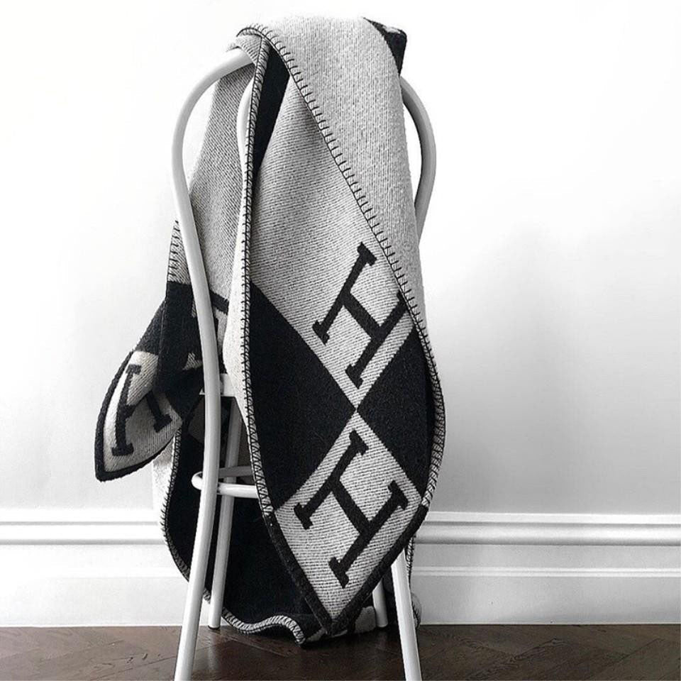 Stylish Luxury Wool Cashmere Blanket | Super Soft and Luxurious - Perfect for a comfortable and stylish experience