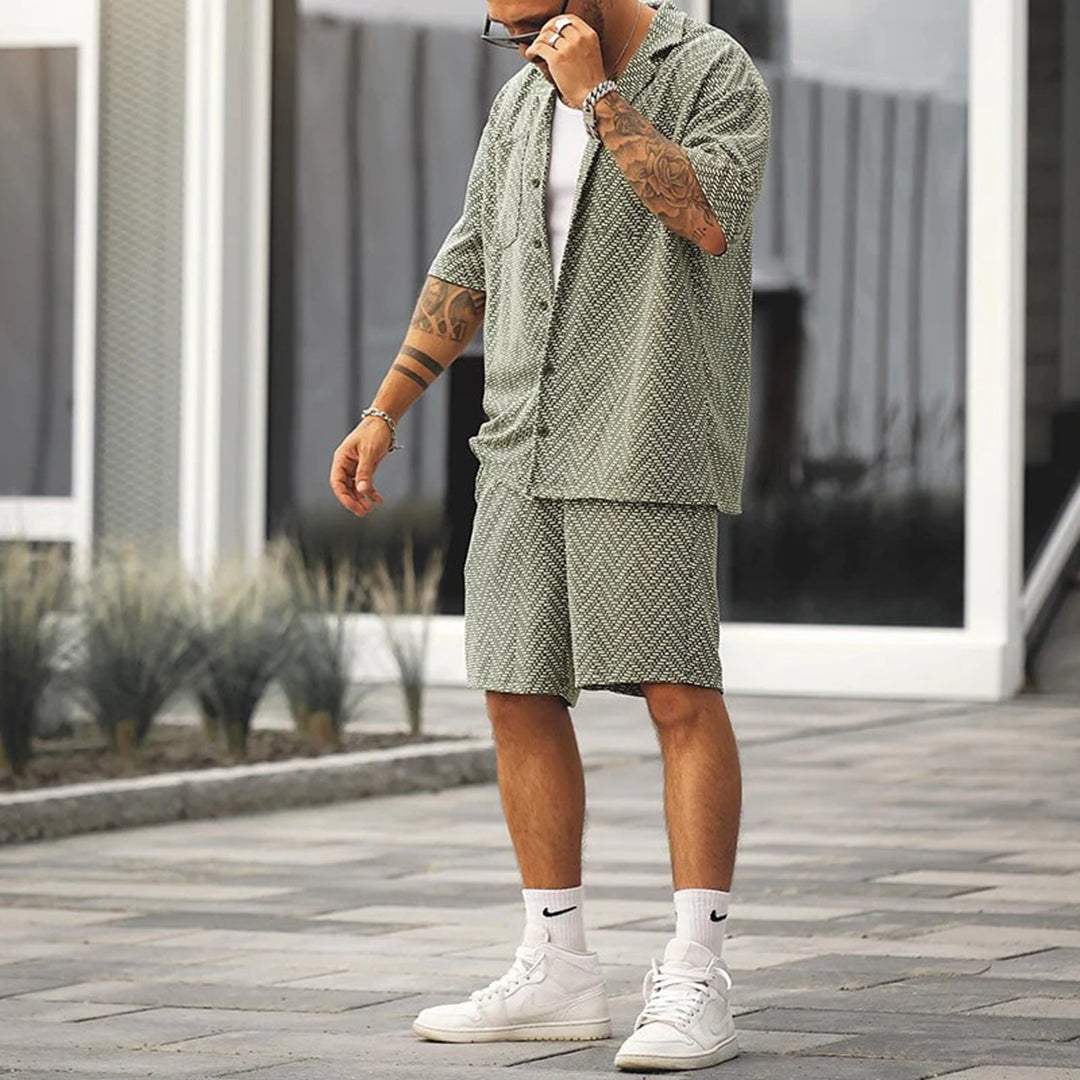 Stylish Men's Set with Shorts and Shirt