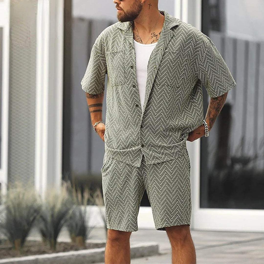 Stylish Men's Set with Shorts and Shirt