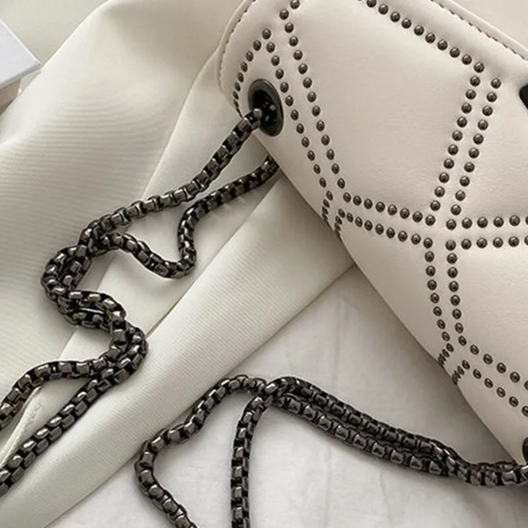 Victoria Crossbody Bag | Vintage & Luxurious