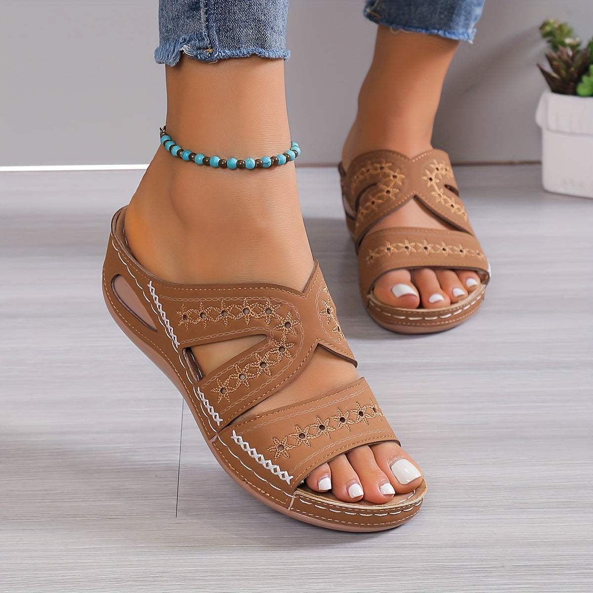 Platform Sandals - Comfortable - Breathable Leather - Ideal for Everyday Use