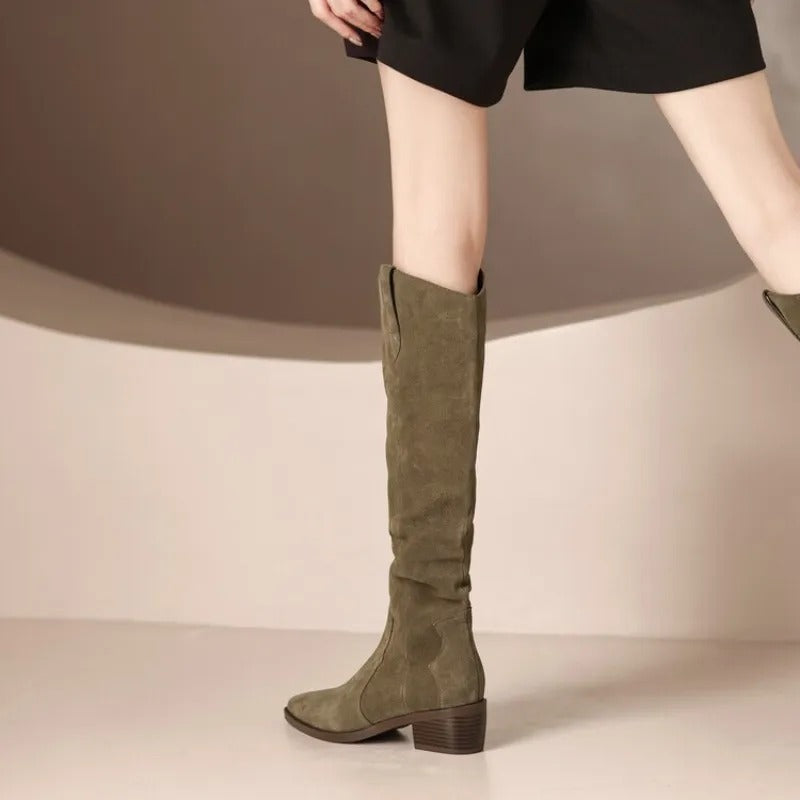 Knee High Boots | Black - Classic and Chic - Perfect for Cold Days