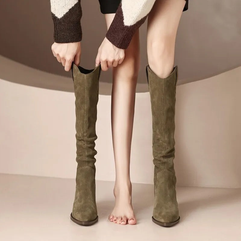 Knee High Boots | Black - Classic and Chic - Perfect for Cold Days